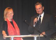 Kreis-Vorsitzende Gabriele Heis und Herr Landrat Günter Rosenke beim 60 jährigen Jubiläum des KCVEU